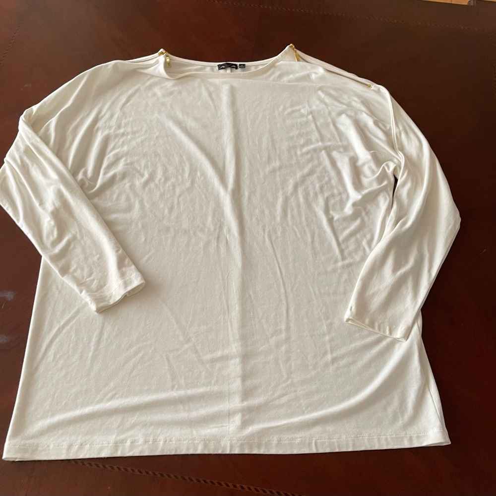 AVA Long-Sleeved White Women’s Top